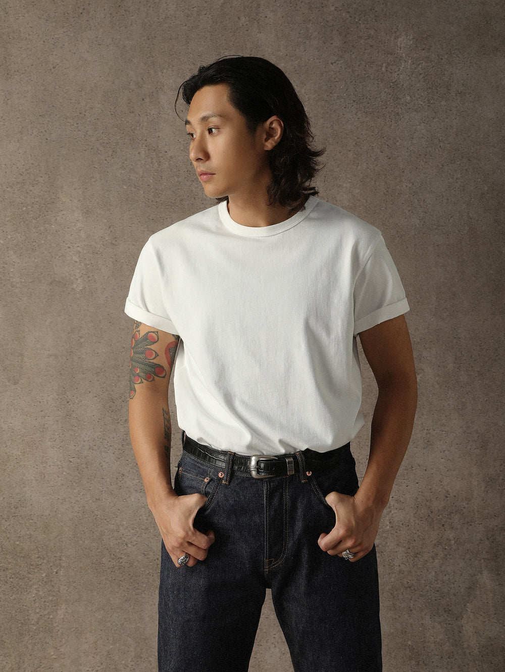 Three-Color Regular Extended-Length Crew Neck T-shirt-White