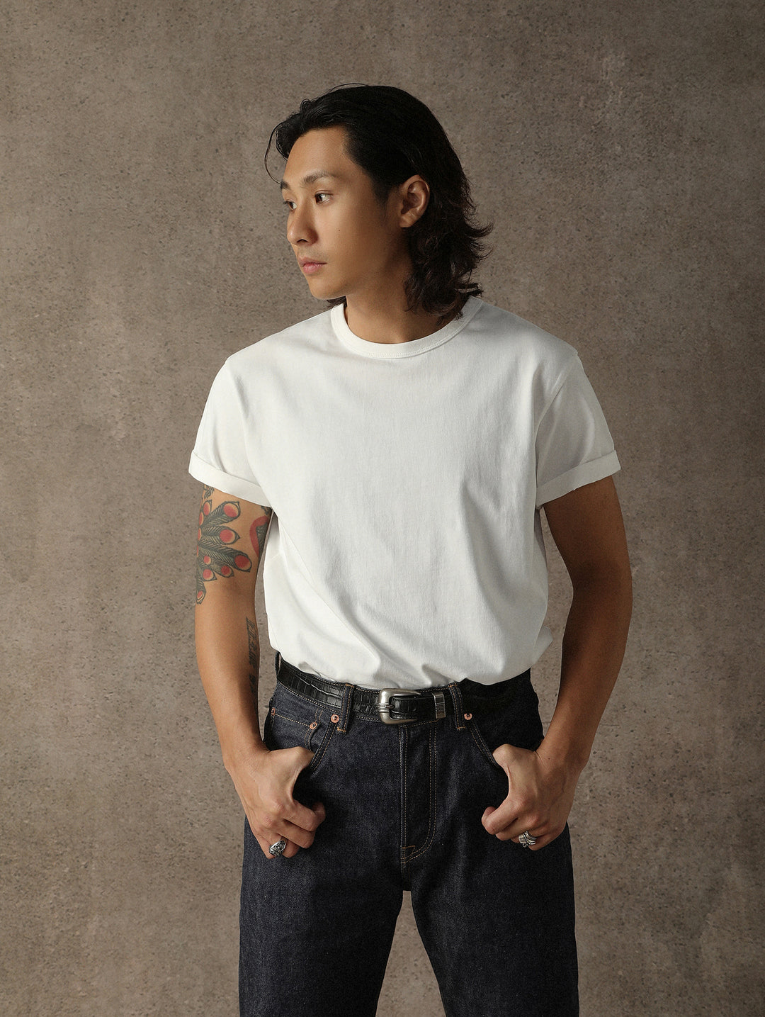 Three-Color Regular Extended-Length Crew Neck T-shirt-White