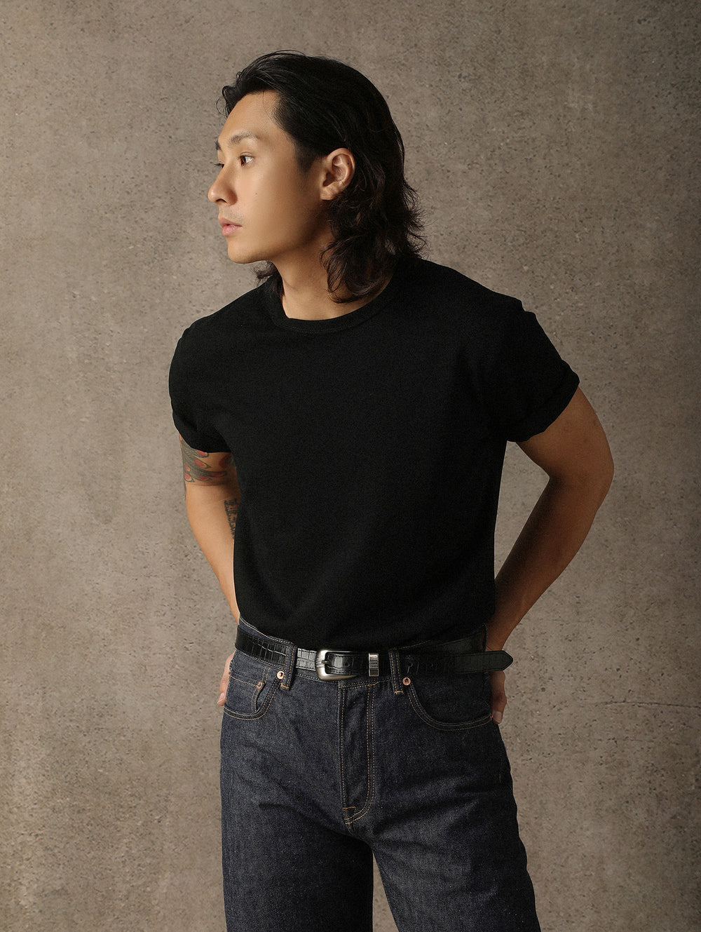 Three-Color Regular Extended-Length Crew Neck T-shirt--Black