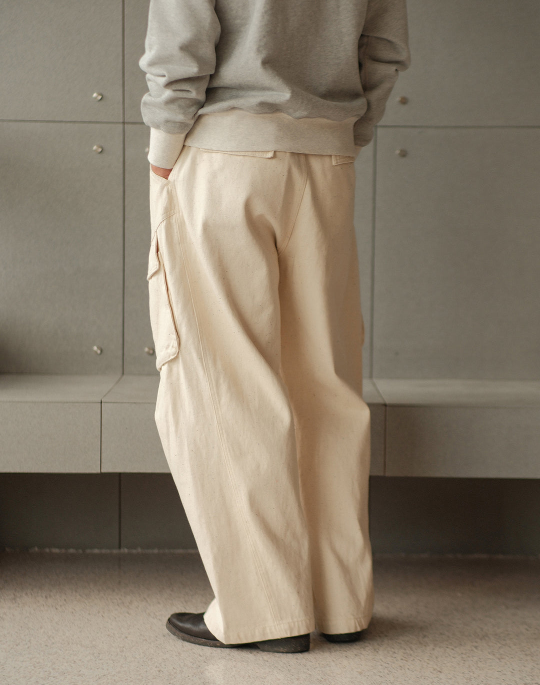 Colored-Yarn White Denim Cargo jeans