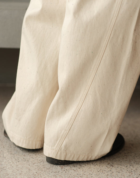 Colored-Yarn White Denim Cargo jeans