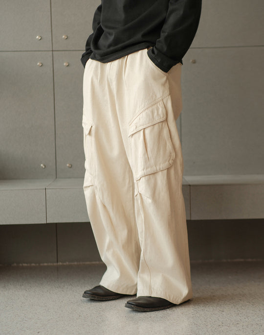 Colored-Yarn White Denim Cargo jeans