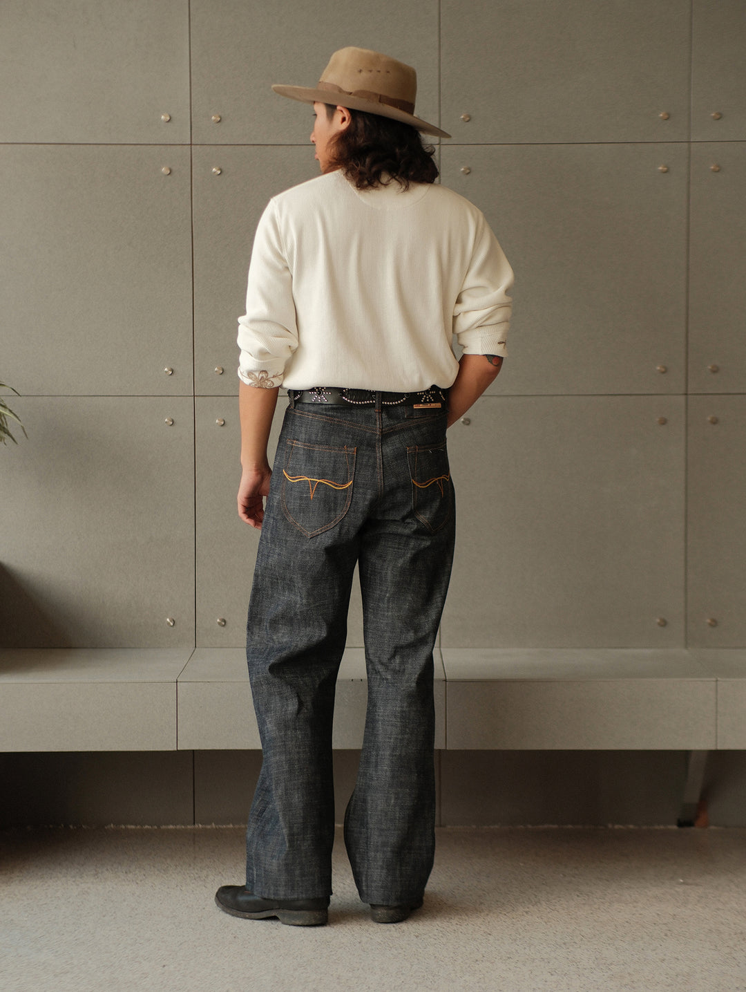 16OZ "UNAUTHORIZED" 705 Wide-Leg jeans
