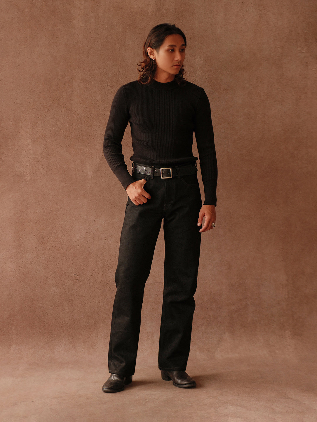 Slim-Fit Ribbed Sport Sweater-Black
