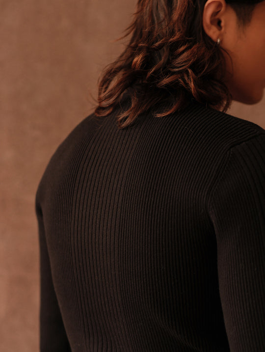 Slim-Fit Ribbed Sport Sweater-Black