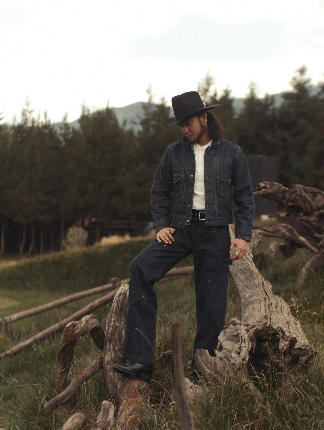 Western Series 16.4 OZ Logger IV Wide-Leg jeans