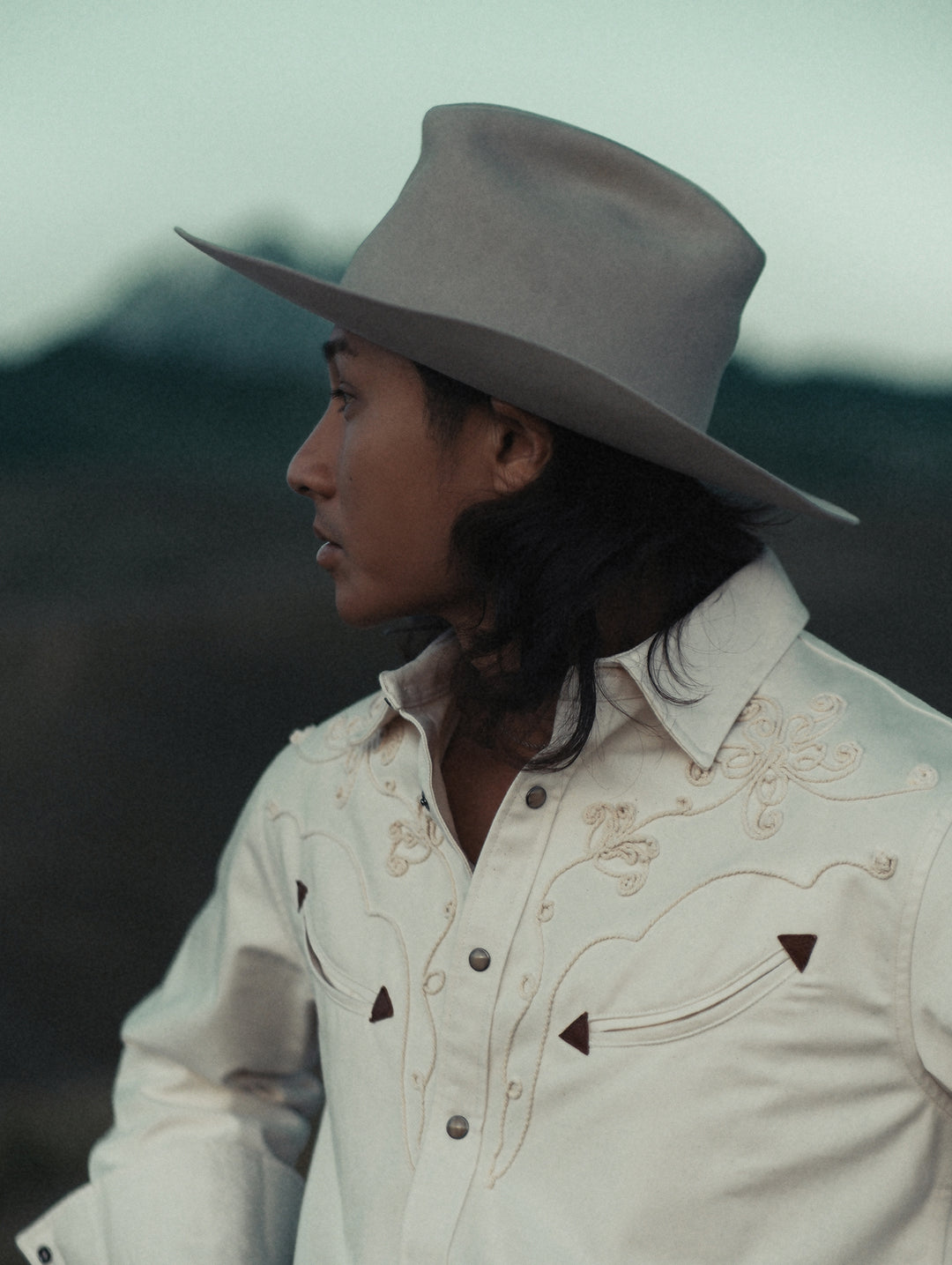 Mvc&Co. White Denim Couching Embroidery Shirt